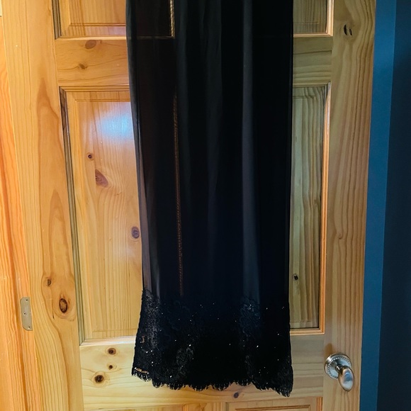 Formal sheet black shawl with beaded (black design) - Picture 6 of 7